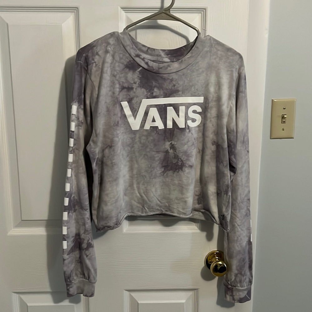 Cute cropped tie dye vans top